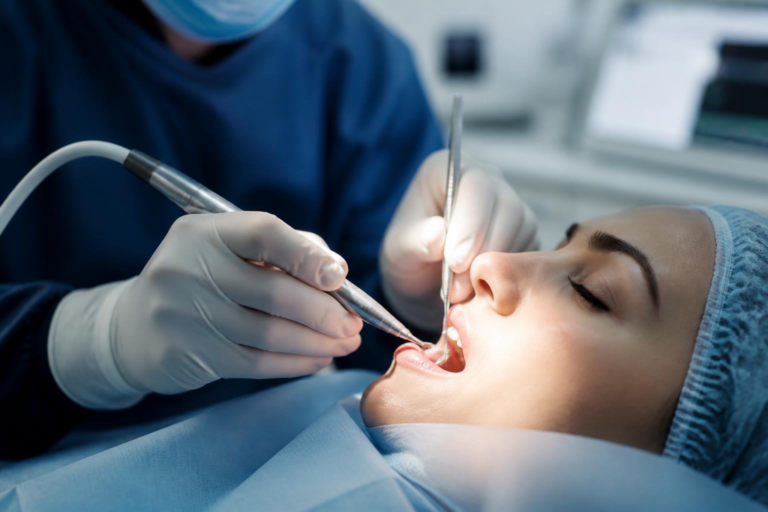 Chirurgie Dentară
